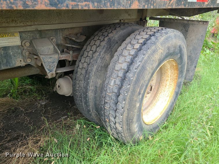 image for item MO9969 1999 Sterling L-Line  dump truck