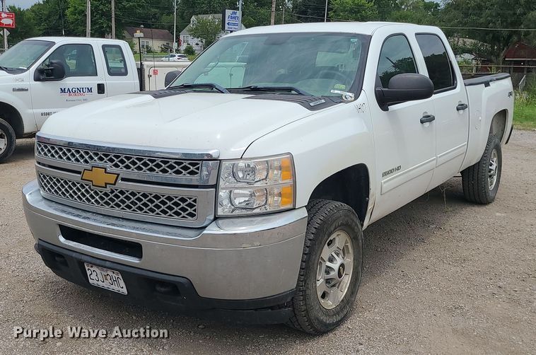 image for item MO9970 2012 Chevrolet Silverado 2500HD  Crew Cab pickup truck