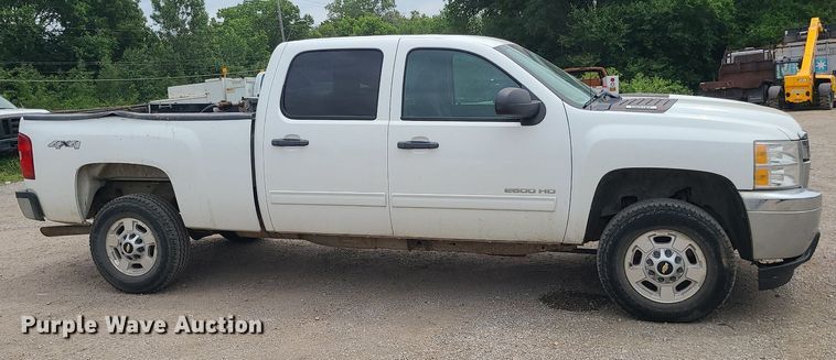 image for item MO9970 2012 Chevrolet Silverado 2500HD  Crew Cab pickup truck