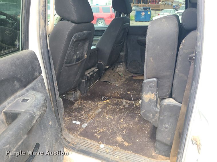 image for item MO9970 2012 Chevrolet Silverado 2500HD  Crew Cab pickup truck