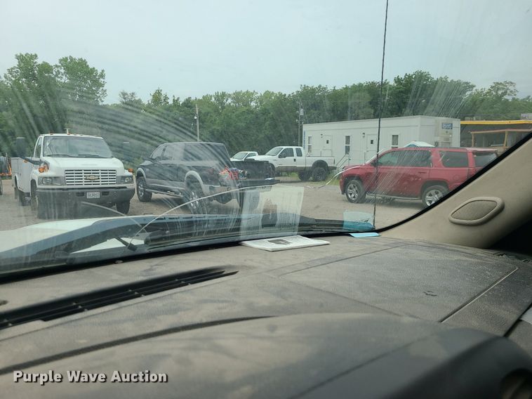 image for item MO9970 2012 Chevrolet Silverado 2500HD  Crew Cab pickup truck