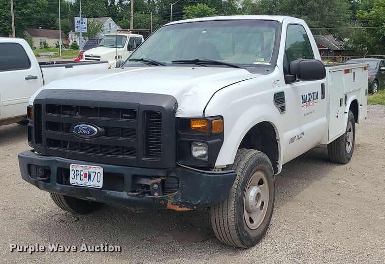 image for item MO9971 2008 Ford F250 Super Duty  utility bed pickup truck