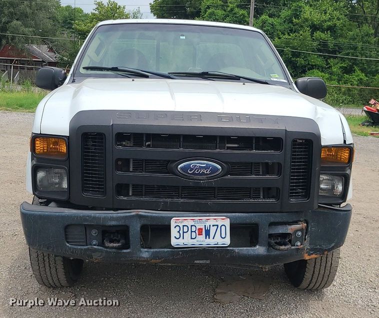 image for item MO9971 2008 Ford F250 Super Duty  utility bed pickup truck