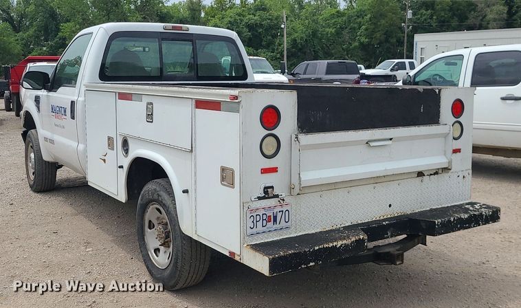 image for item MO9971 2008 Ford F250 Super Duty  utility bed pickup truck