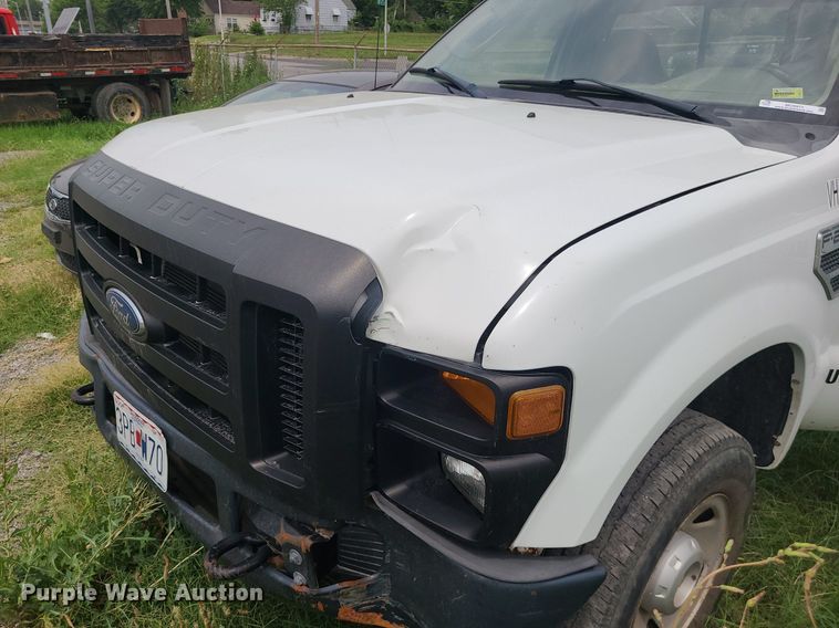 image for item MO9971 2008 Ford F250 Super Duty  utility bed pickup truck