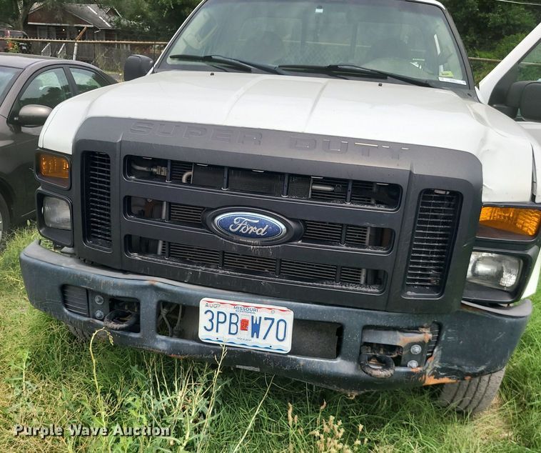 image for item MO9971 2008 Ford F250 Super Duty  utility bed pickup truck