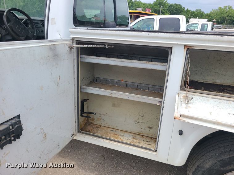 image for item MO9971 2008 Ford F250 Super Duty  utility bed pickup truck