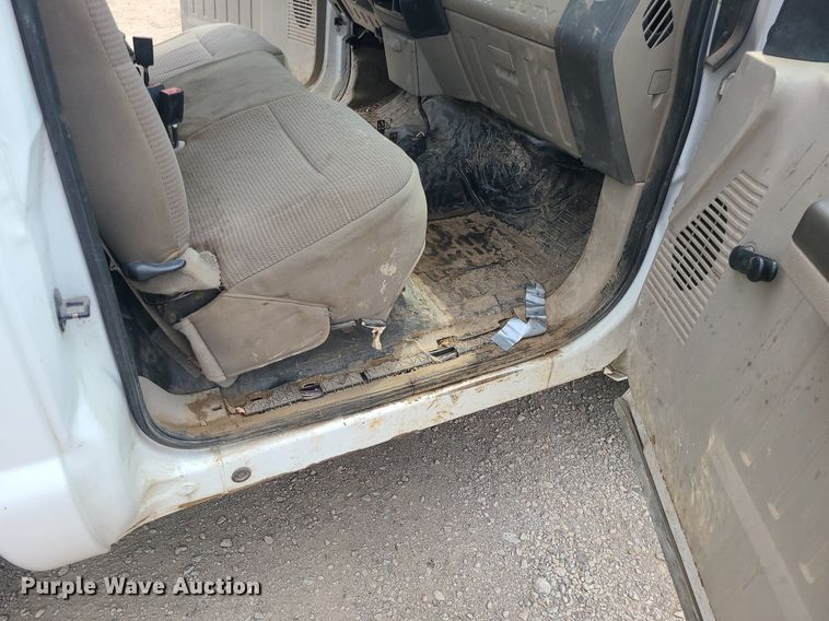 image for item MO9971 2008 Ford F250 Super Duty  utility bed pickup truck