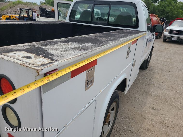 image for item MO9971 2008 Ford F250 Super Duty  utility bed pickup truck