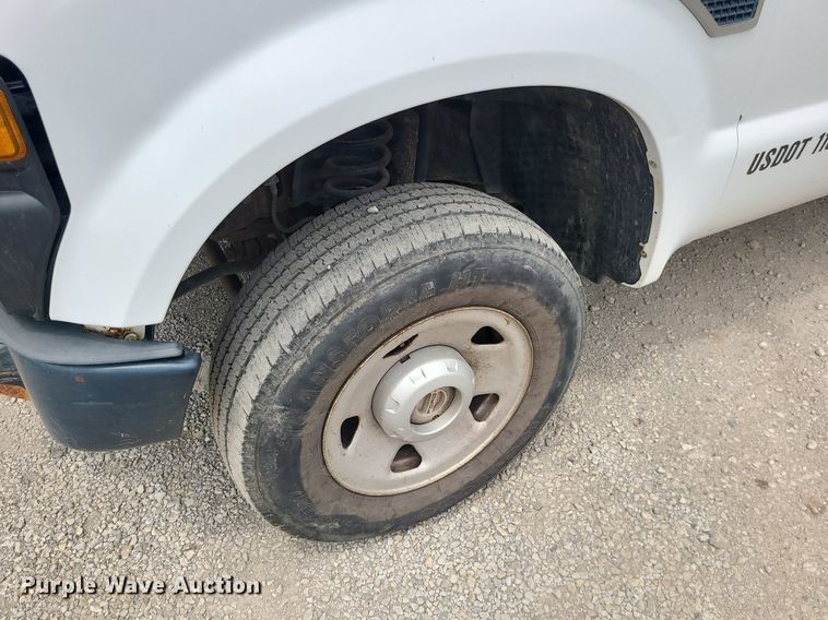 image for item MO9971 2008 Ford F250 Super Duty  utility bed pickup truck