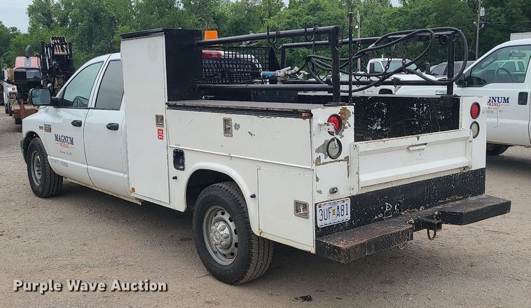 image for item MO9972 2009 Dodge Ram 2500HD  Quad Cab utility bed pickup truck