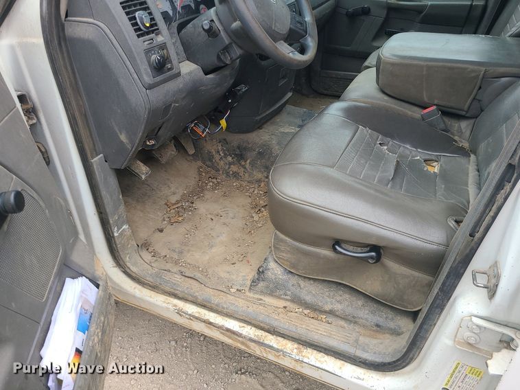 image for item MO9972 2009 Dodge Ram 2500HD  Quad Cab utility bed pickup truck