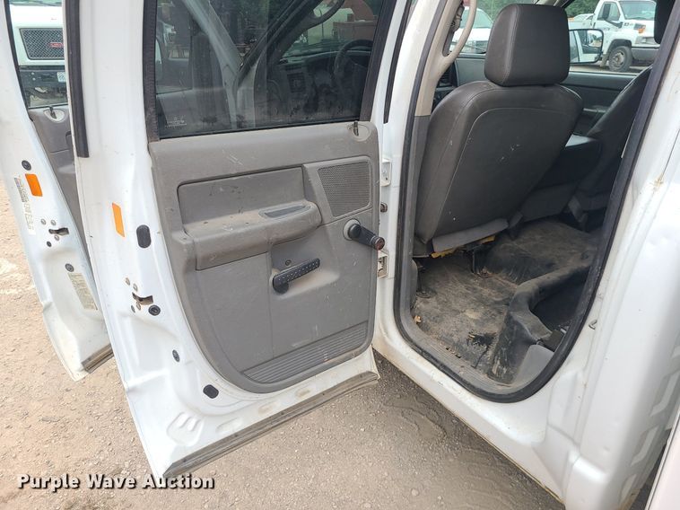 image for item MO9972 2009 Dodge Ram 2500HD  Quad Cab utility bed pickup truck