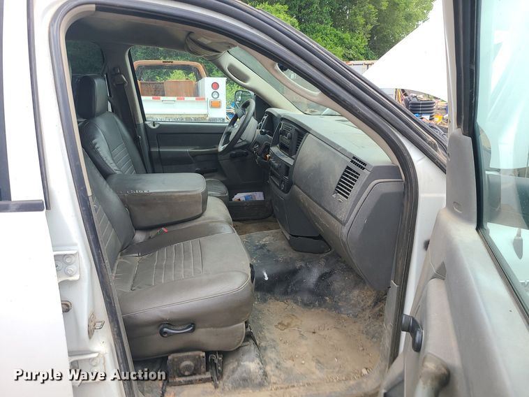 image for item MO9972 2009 Dodge Ram 2500HD  Quad Cab utility bed pickup truck