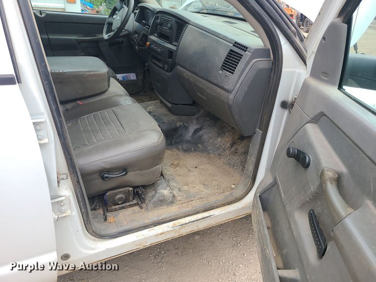 image for item MO9972 2009 Dodge Ram 2500HD  Quad Cab utility bed pickup truck