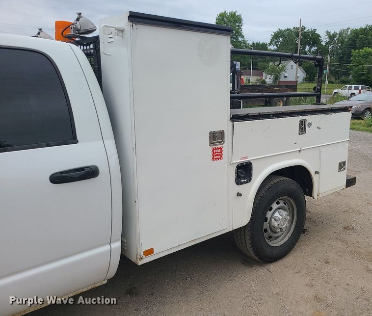 image for item MO9972 2009 Dodge Ram 2500HD  Quad Cab utility bed pickup truck