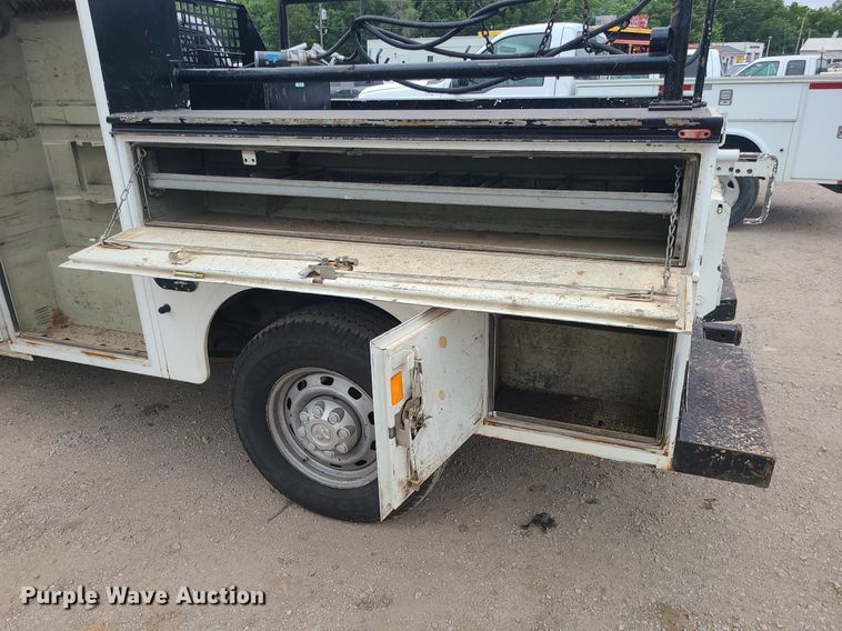 image for item MO9972 2009 Dodge Ram 2500HD  Quad Cab utility bed pickup truck