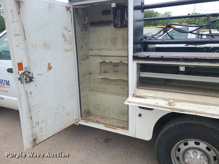 image for item MO9972 2009 Dodge Ram 2500HD  Quad Cab utility bed pickup truck