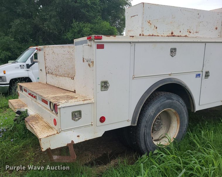 image for item MO9973 2007 Ford F750 Super Duty  utility / service truck