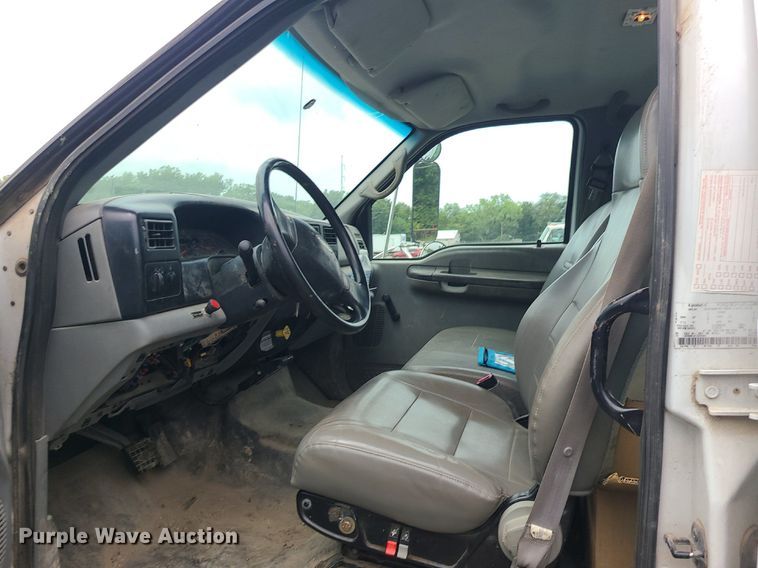 image for item MO9973 2007 Ford F750 Super Duty  utility / service truck