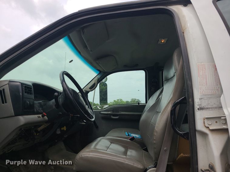 image for item MO9973 2007 Ford F750 Super Duty  utility / service truck