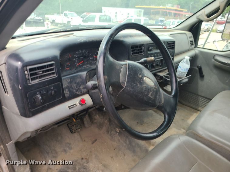 image for item MO9973 2007 Ford F750 Super Duty  utility / service truck