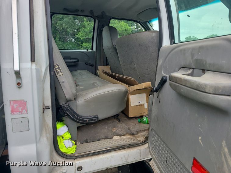 image for item MO9973 2007 Ford F750 Super Duty  utility / service truck