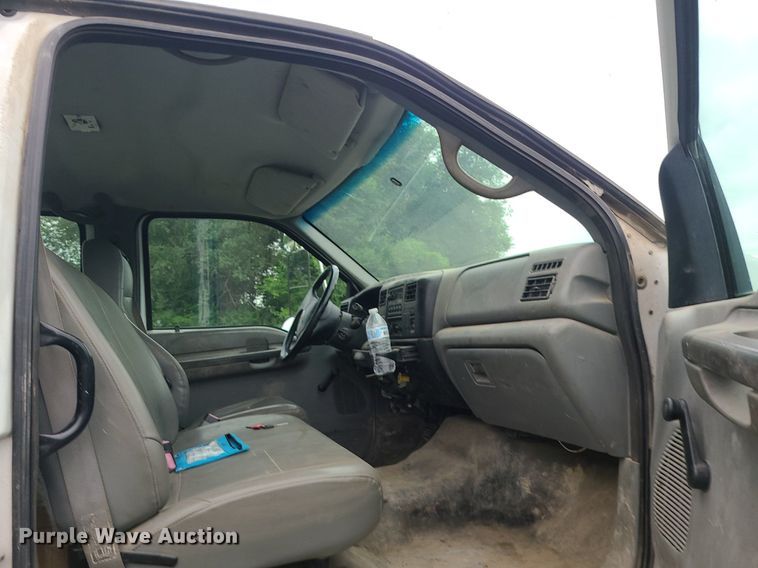 image for item MO9973 2007 Ford F750 Super Duty  utility / service truck