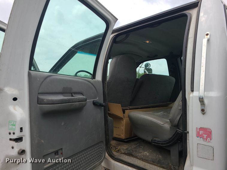 image for item MO9973 2007 Ford F750 Super Duty  utility / service truck