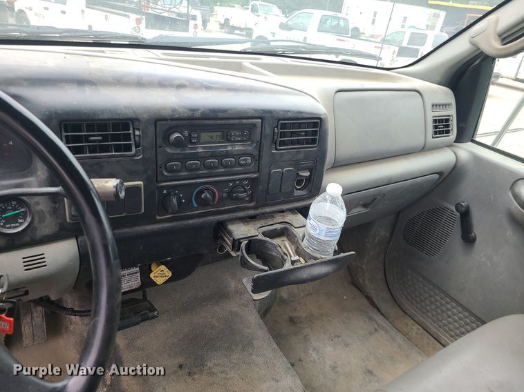 image for item MO9973 2007 Ford F750 Super Duty  utility / service truck