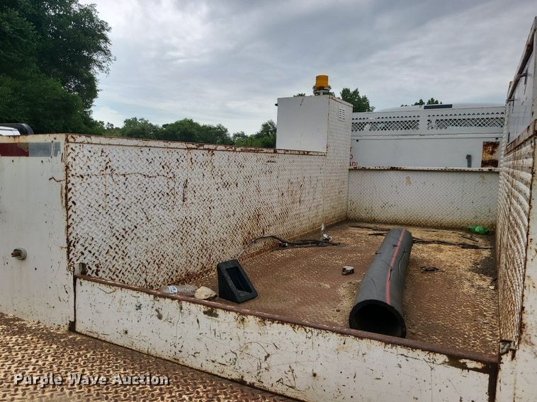 image for item MO9973 2007 Ford F750 Super Duty  utility / service truck