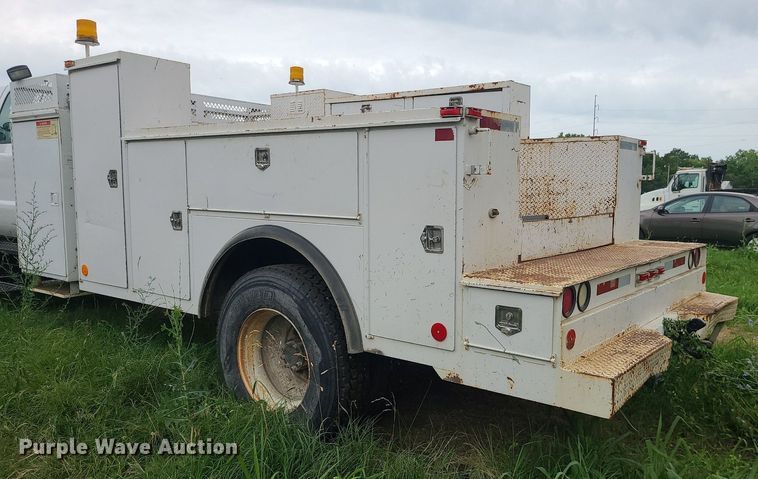 image for item MO9973 2007 Ford F750 Super Duty  utility / service truck