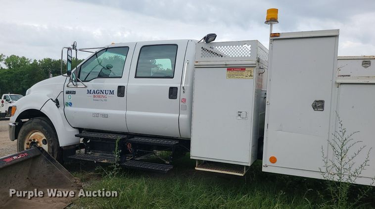 image for item MO9973 2007 Ford F750 Super Duty  utility / service truck