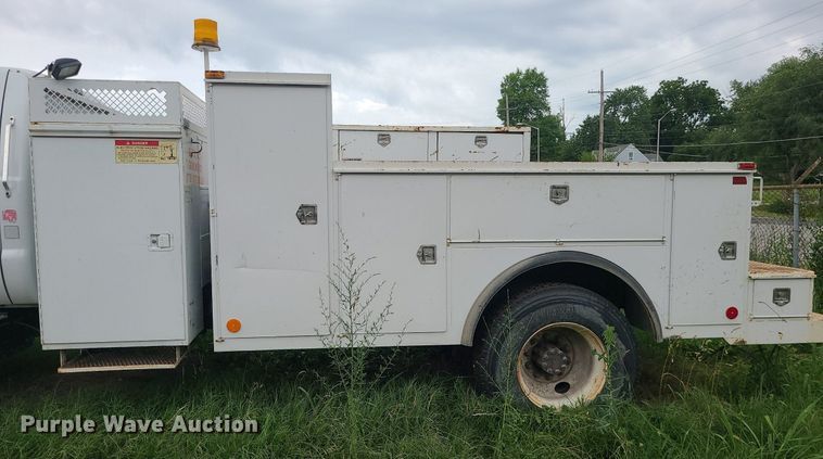 image for item MO9973 2007 Ford F750 Super Duty  utility / service truck