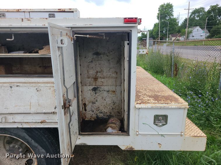 image for item MO9973 2007 Ford F750 Super Duty  utility / service truck