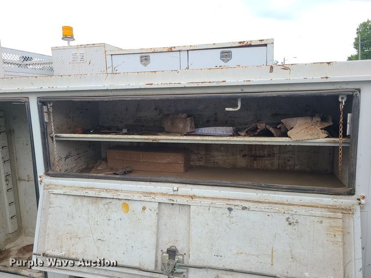 image for item MO9973 2007 Ford F750 Super Duty  utility / service truck