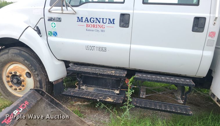 image for item MO9973 2007 Ford F750 Super Duty  utility / service truck