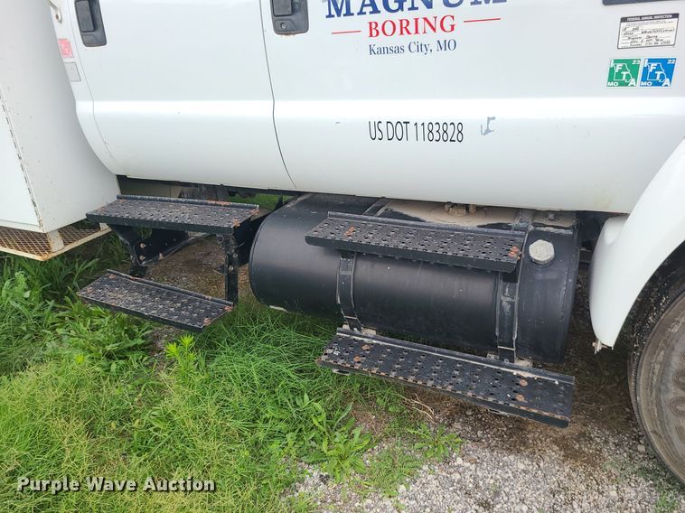image for item MO9973 2007 Ford F750 Super Duty  utility / service truck