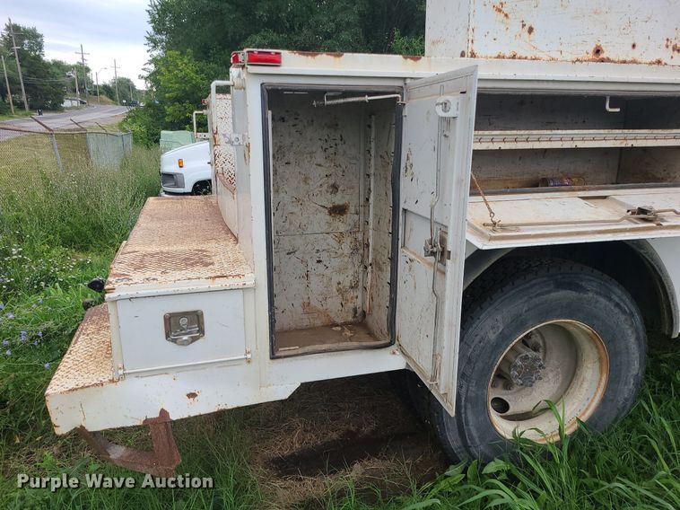 image for item MO9973 2007 Ford F750 Super Duty  utility / service truck