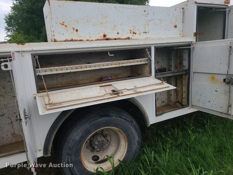 image for item MO9973 2007 Ford F750 Super Duty  utility / service truck