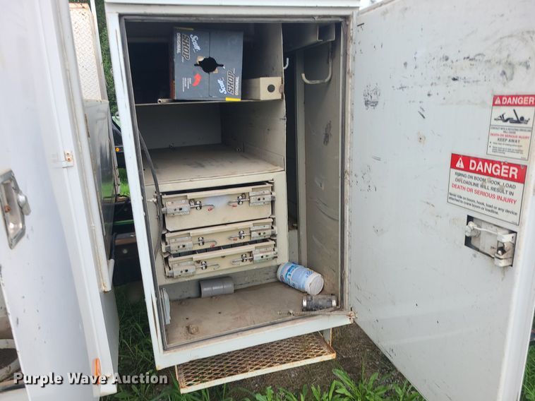 image for item MO9973 2007 Ford F750 Super Duty  utility / service truck