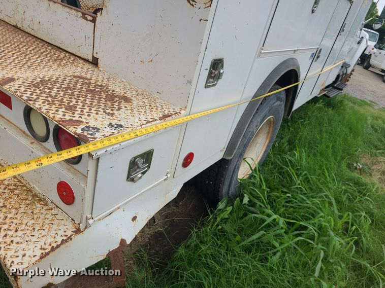 image for item MO9973 2007 Ford F750 Super Duty  utility / service truck