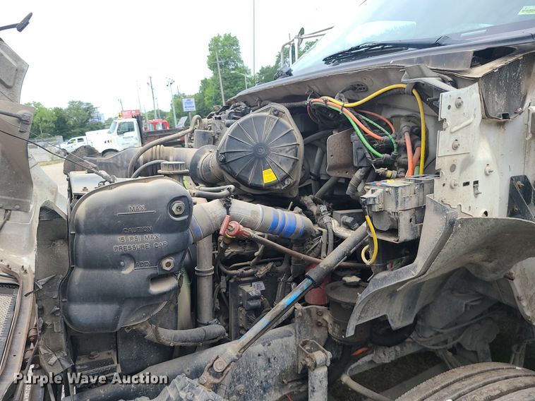 image for item MO9973 2007 Ford F750 Super Duty  utility / service truck