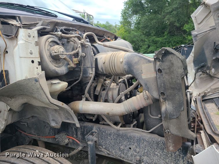 image for item MO9973 2007 Ford F750 Super Duty  utility / service truck