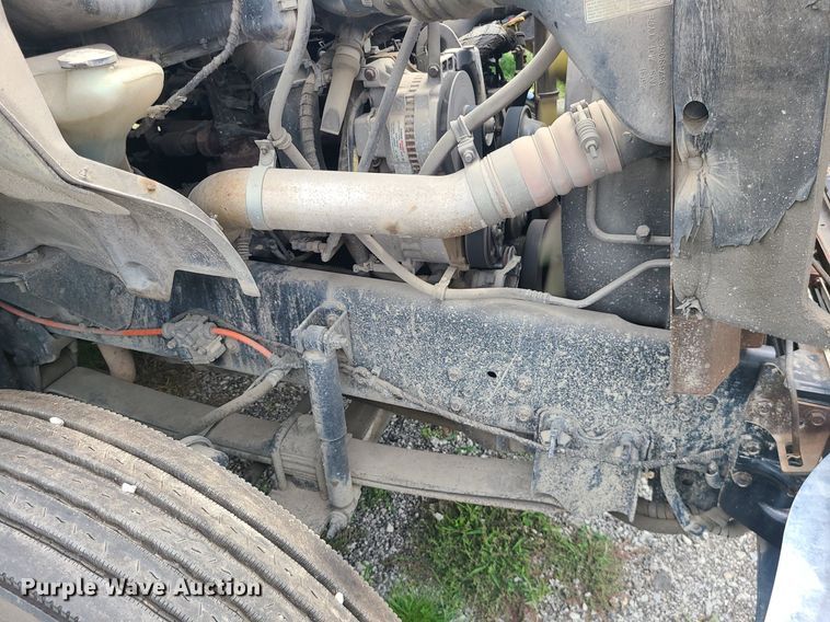 image for item MO9973 2007 Ford F750 Super Duty  utility / service truck