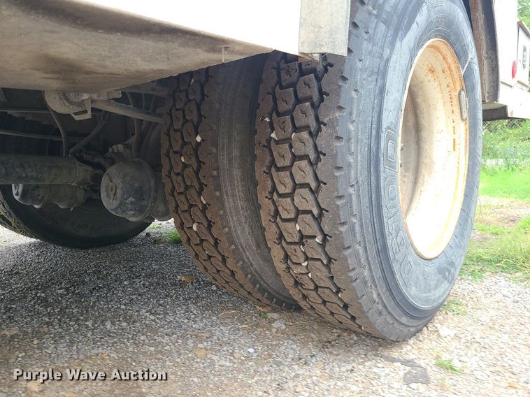 image for item MO9973 2007 Ford F750 Super Duty  utility / service truck