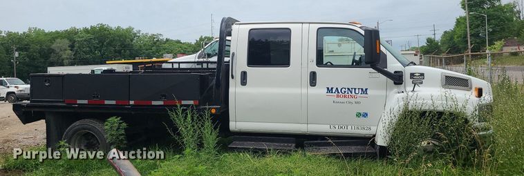 image for item MO9974 2009 Chevrolet C4500  Crew Cab flatbed truck