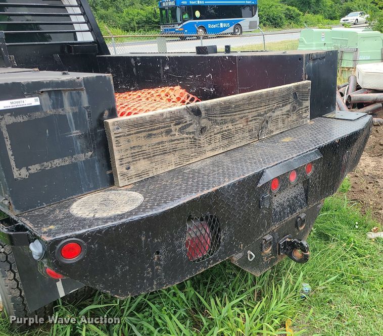 image for item MO9974 2009 Chevrolet C4500  Crew Cab flatbed truck