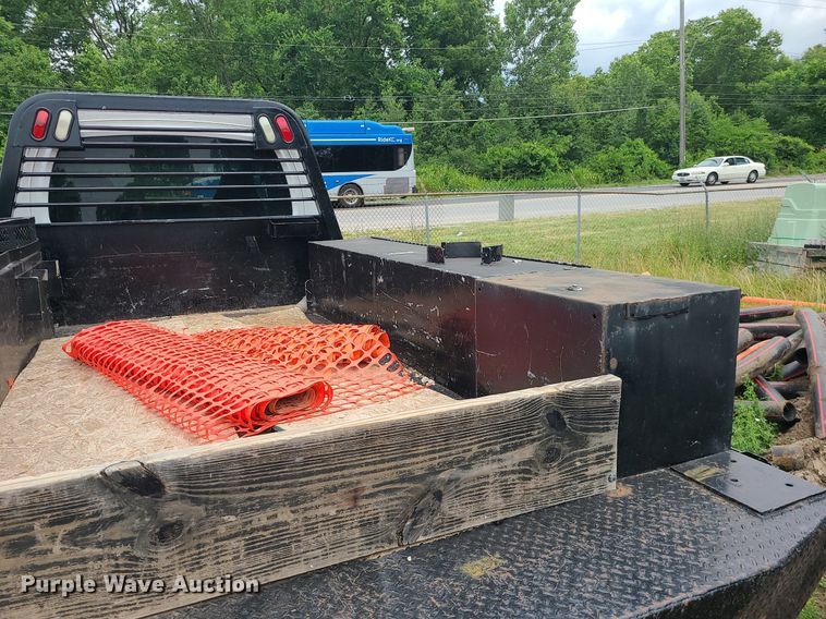image for item MO9974 2009 Chevrolet C4500  Crew Cab flatbed truck