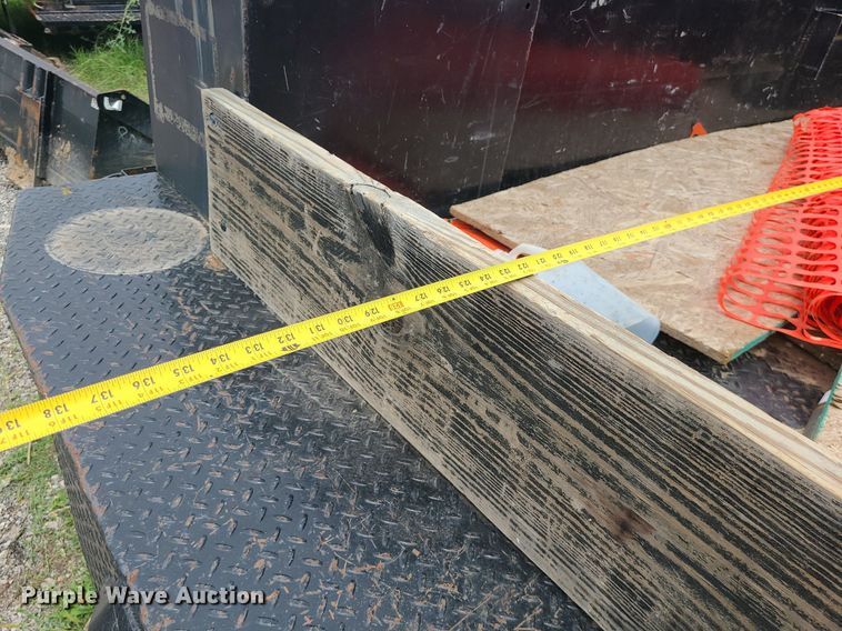 image for item MO9974 2009 Chevrolet C4500  Crew Cab flatbed truck